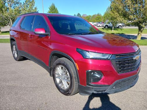 Radiant Red Tintcoat 2023 Chevrolet Traverse LT Cloth