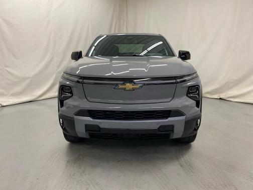 2025 Chevrolet Silverado EV LT