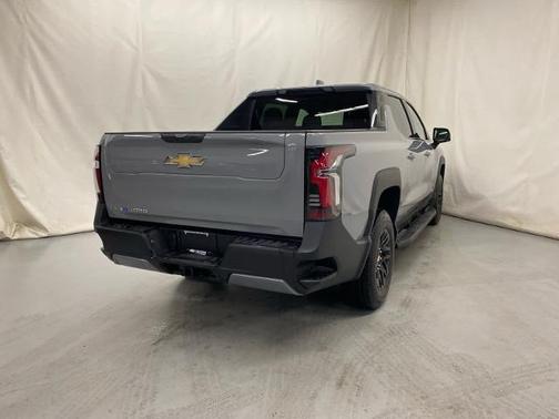 2025 Chevrolet Silverado EV LT