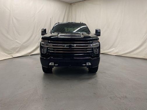 2023 Chevrolet Silverado 3500 High Country