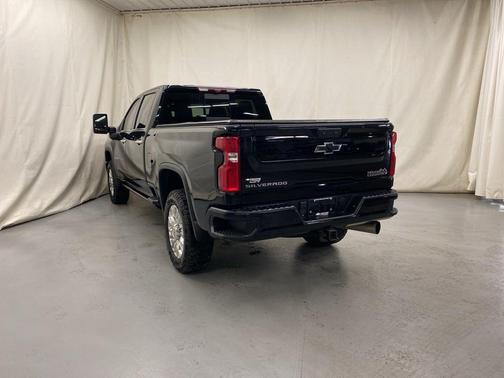 2023 Chevrolet Silverado 3500 High Country