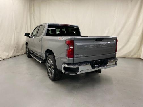 Sterling Gray Metallic 2024 Chevrolet Silverado 1500 LT