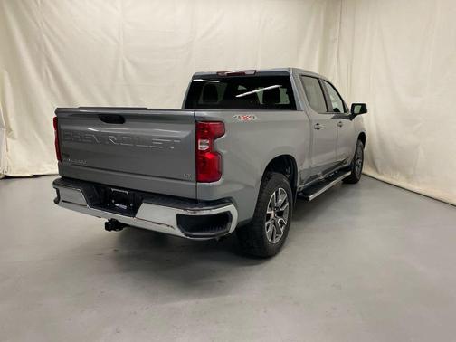 Sterling Gray Metallic 2024 Chevrolet Silverado 1500 LT