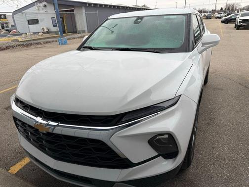 Summit White 2025 Chevrolet Blazer 2LT