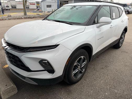 Summit White 2025 Chevrolet Blazer 2LT