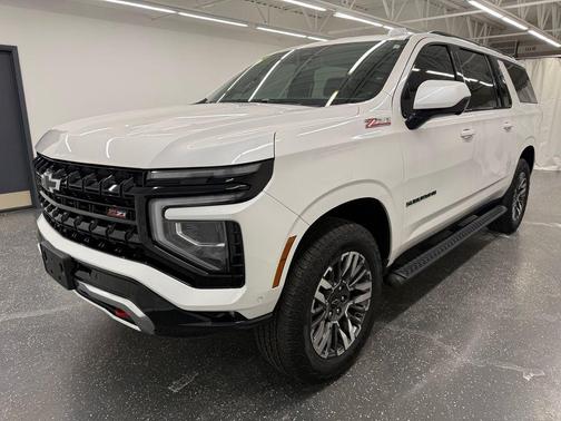 2025 Chevrolet Suburban 4WD Z71