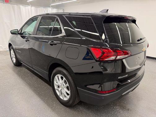 Mosaic Black Metallic 2024 Chevrolet Equinox 1LT