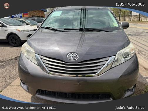 2012 Toyota Sienna XLE