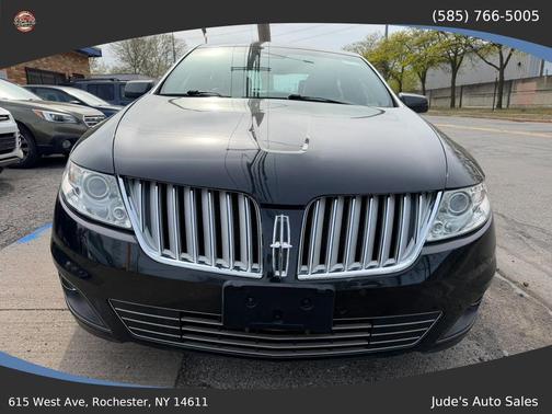 2010 Lincoln MKS Base