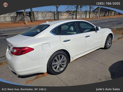 2011 INFINITI M37x Base