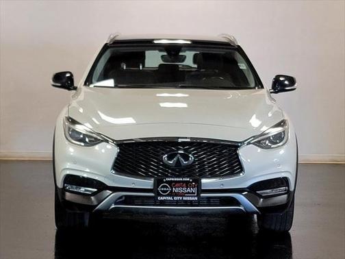 2018 INFINITI QX30 Premium
