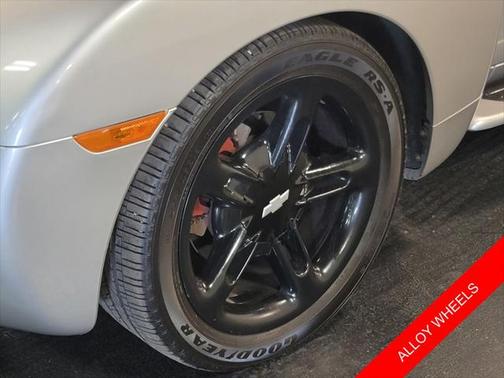 2004 Chevrolet SSR Base