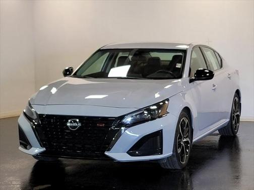 2023 Nissan Altima SR FWD