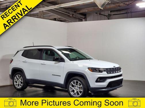 2022 Jeep Compass Latitude Lux