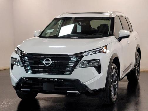 Everest White Pearl Tricoat 2026 Nissan Rogue Platinum