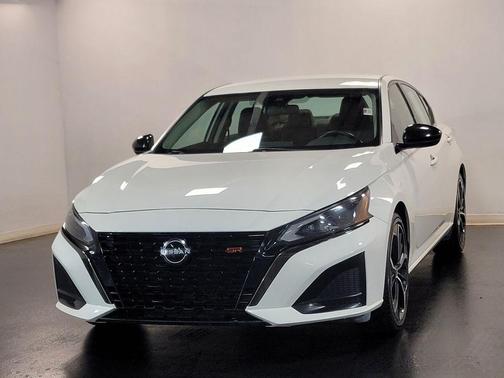 2023 Nissan Altima SR FWD