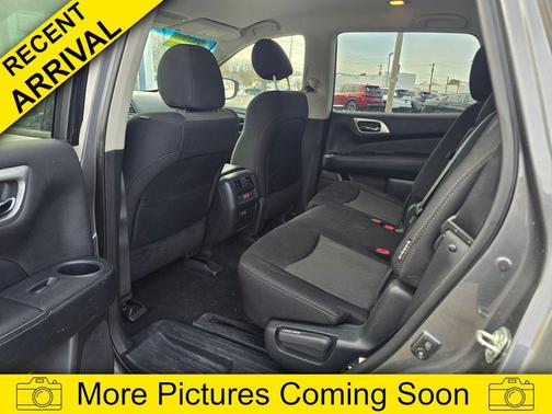 2019 Nissan Pathfinder S