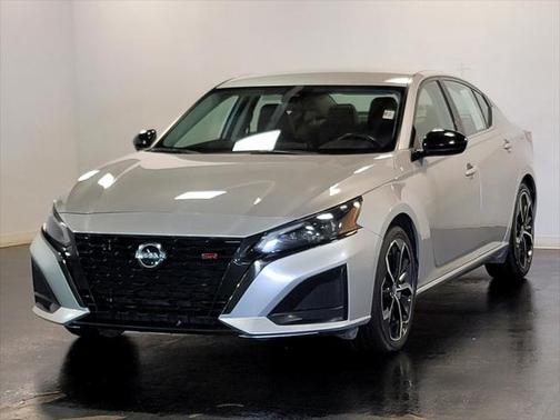 2023 Nissan Altima SR FWD