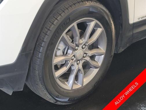 Summit White 2024 GMC Terrain SLT