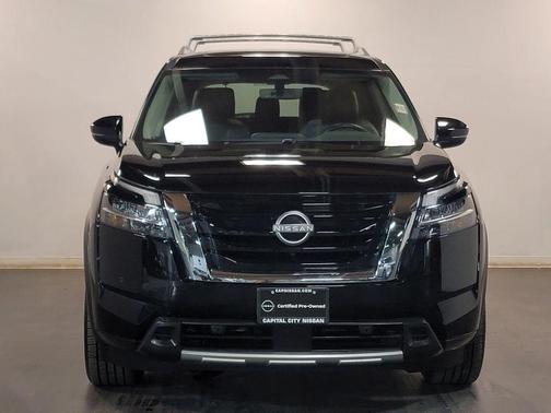 2023 Nissan Pathfinder SL 4WD