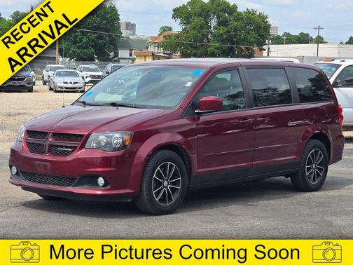 Octane Red Pearlcoat 2017 Dodge Grand Caravan GT