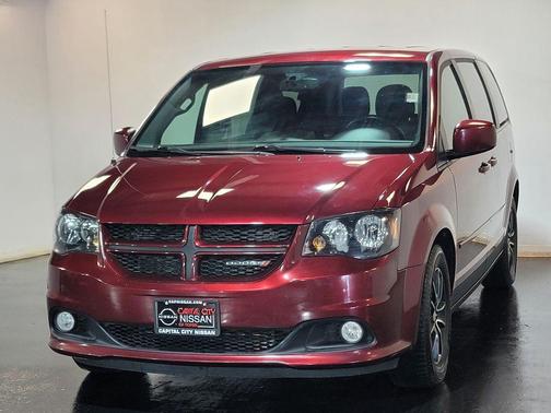 Octane Red Pearlcoat 2017 Dodge Grand Caravan GT