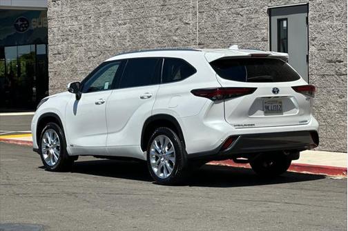 2024 Toyota Highlander Hybrid Limited
