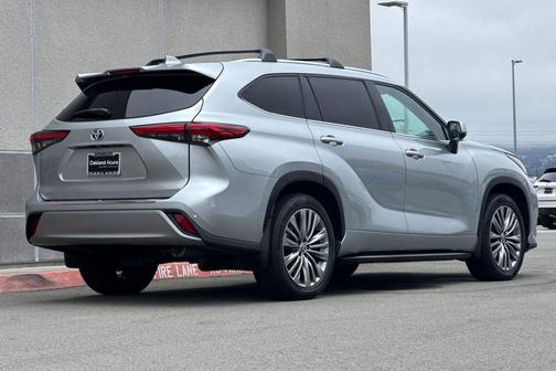 Celestial Silver Metallic 2021 Toyota Highlander Hybrid Platinum