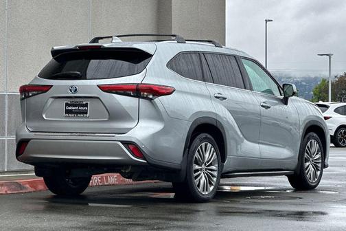 Celestial Silver Metallic 2021 Toyota Highlander Hybrid Platinum