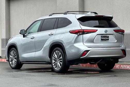 Celestial Silver Metallic 2021 Toyota Highlander Hybrid Platinum
