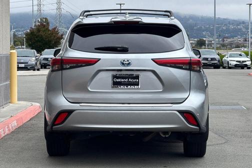 Celestial Silver Metallic 2021 Toyota Highlander Hybrid Platinum