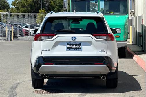 2023 Toyota RAV4 Hybrid SE