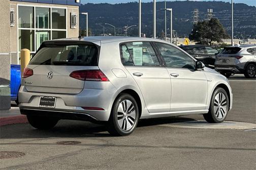 2019 Volkswagen e-Golf SE