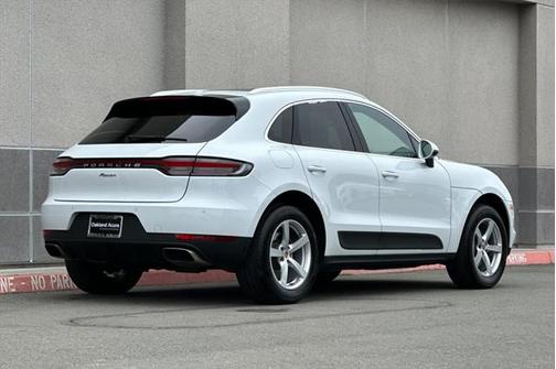 2021 Porsche Macan Base