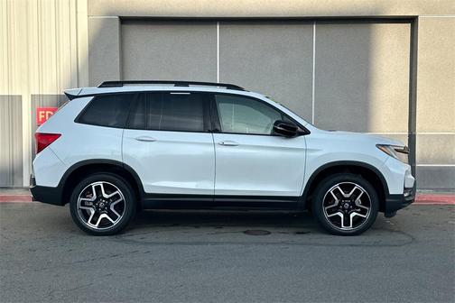 2023 Honda Passport AWD Elite