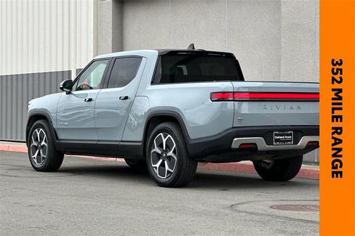 2024 Rivian R1T Adventure