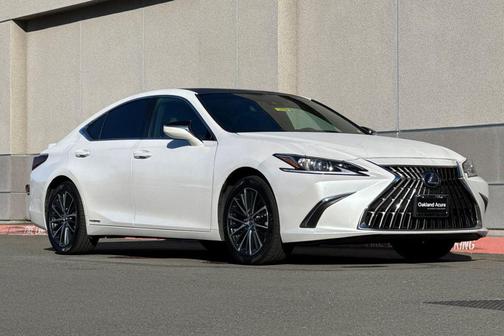 Eminent White Pearl 2022 Lexus ES 300h Base