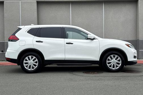 Glacier White 2017 Nissan Rogue S