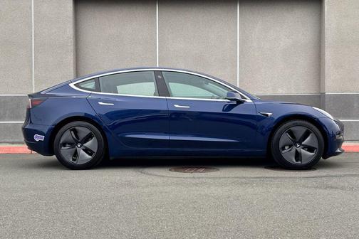 Deep Blue Metallic 2018 Tesla Model 3 Long Range