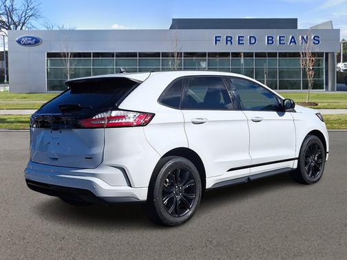 2023 Ford Edge SE