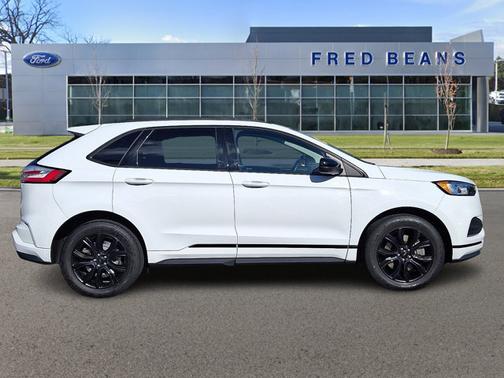 2023 Ford Edge SE