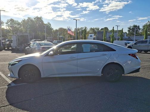 2021 Hyundai ELANTRA SEL