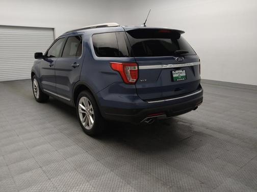Blue Metallic 2018 Ford Explorer XLT