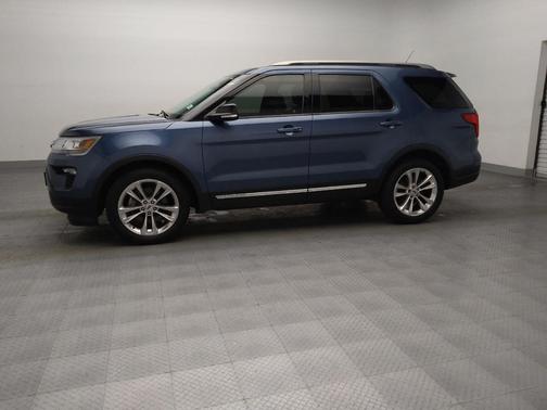 Blue Metallic 2018 Ford Explorer XLT