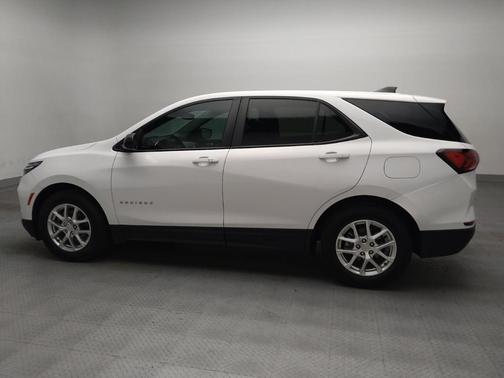 White 2023 Chevrolet Equinox LS