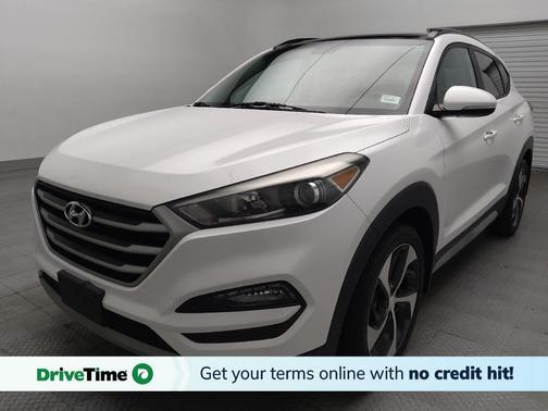 White 2018 Hyundai TUCSON Value