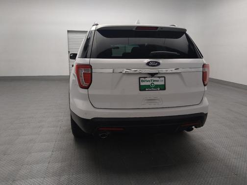 Oxford White 2017 Ford Explorer Base