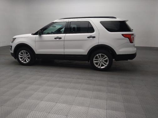 Oxford White 2017 Ford Explorer Base