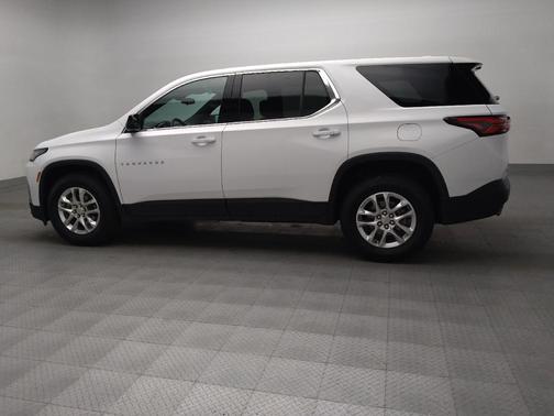 Summit White 2023 Chevrolet Traverse LS