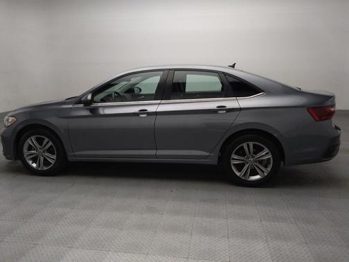 Gray 2022 Volkswagen Jetta 1.5T SE